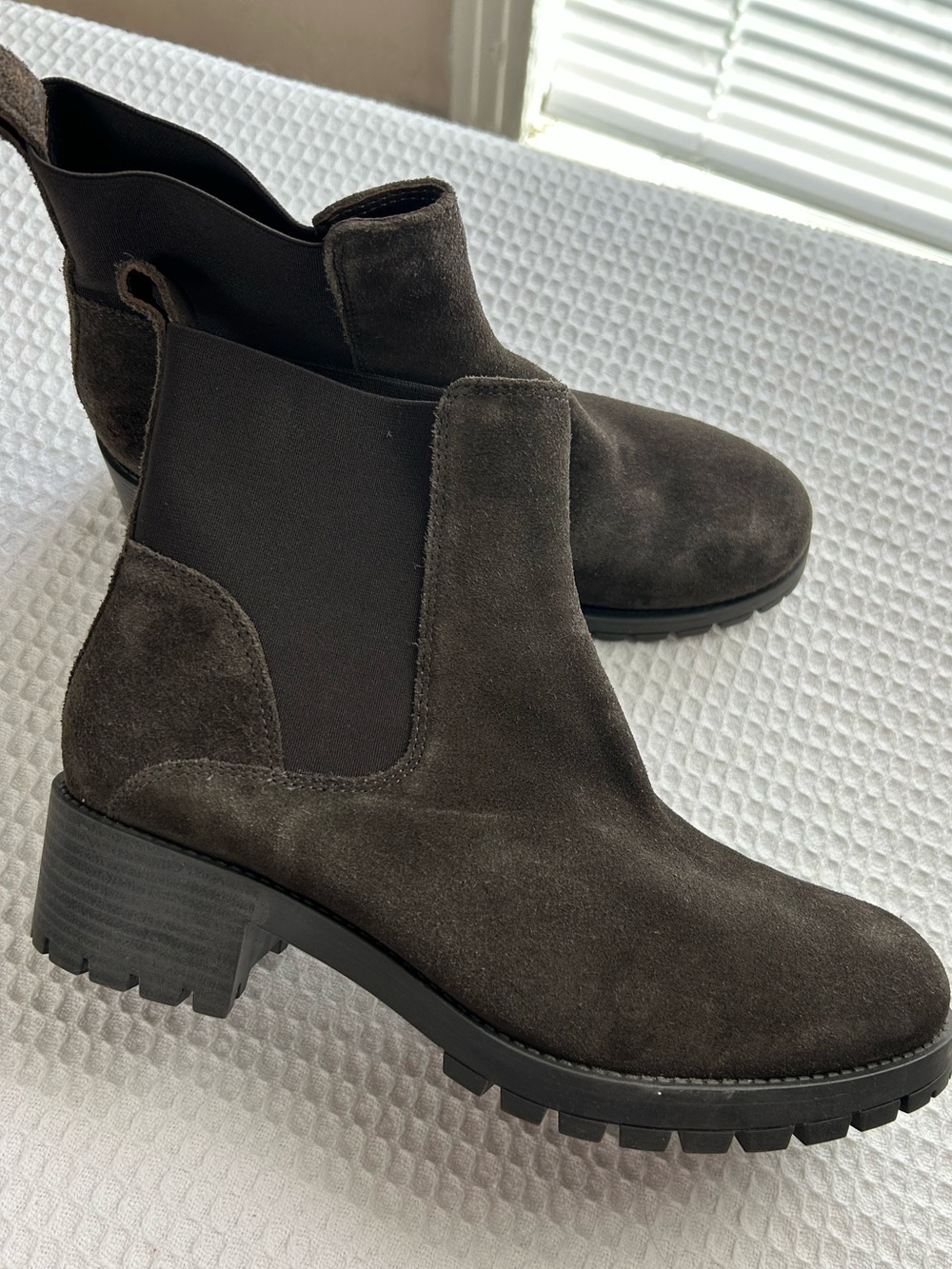 Joie Brown Genuine Suede Chelsea Ankle Boots Lug Sole Size 9.5